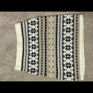Beige multitoned pencil knit skirt from Maurice’s